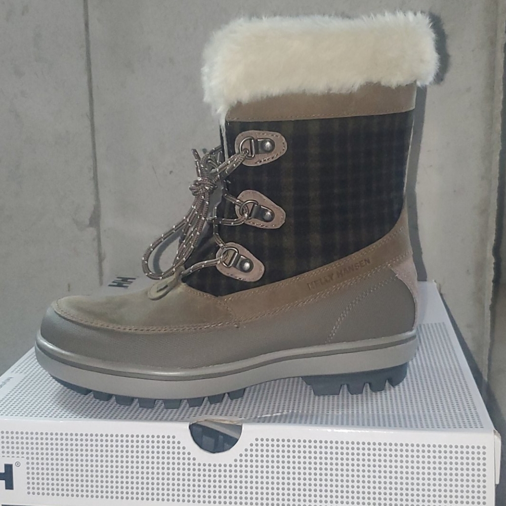 Helly Hansen winter boots
